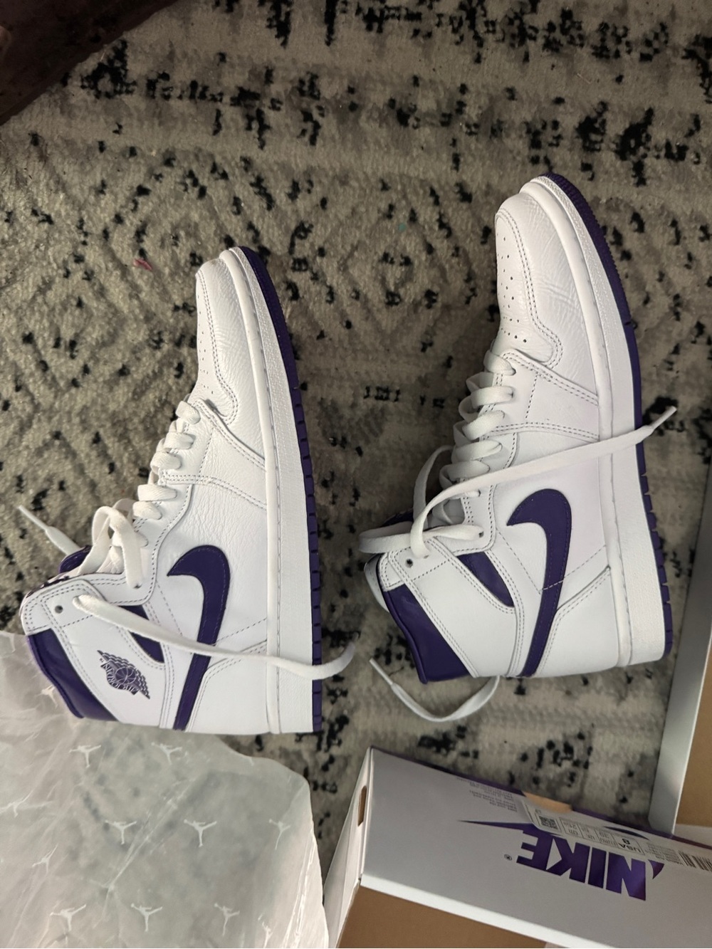 Air Jordan 1 High OG White and Purple Women's Sz 8